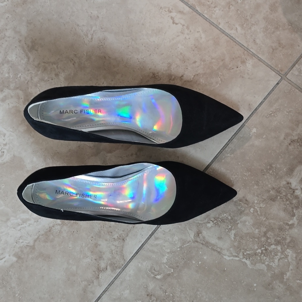 Marc Fisher shoes. Size 6.5 - Picture 2 of 5